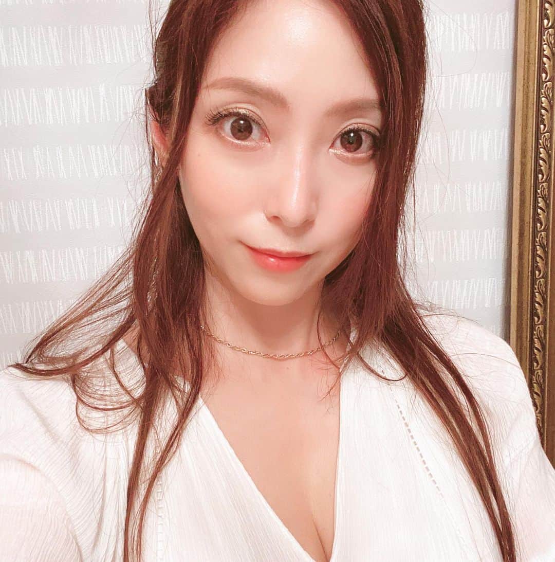 白木優子のインスタグラム：「今日は暑かった  #セクシー女優 #セクシー #AV女優 #おっぱい #谷間 #熟女」