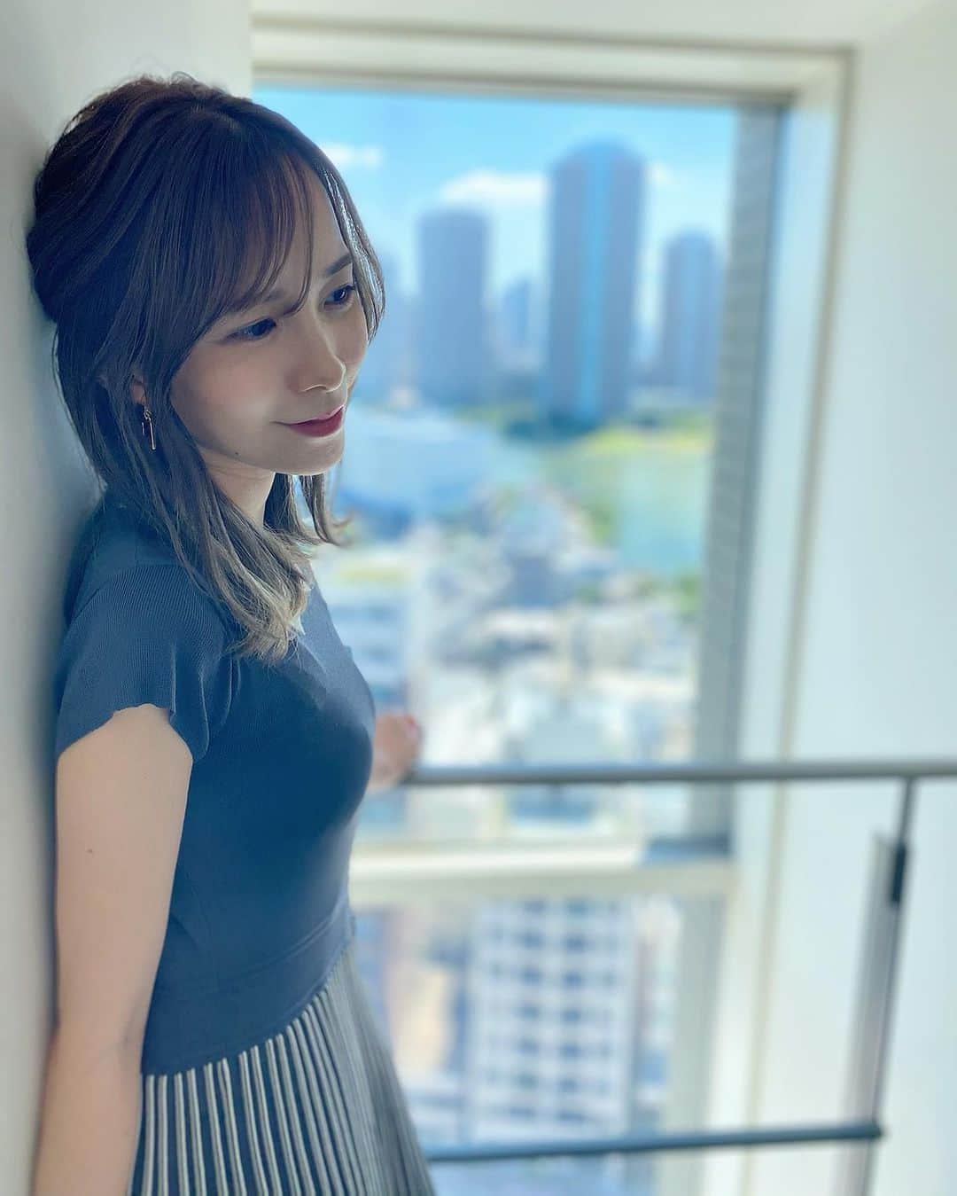黒澤詩音のインスタグラム：「* #グリーンチャンネル 🐴  ご視聴ありがとうございました😊 リオンディーズ産駒アツいですね〜！  さて、今週も夜は『#高校野球ダイジェスト』生放送ダブルヘッダーです❗️  こちらも合わせてご覧ください！  #神奈川CATV情熱PJ #高校野球 #甲子園 #野球 #競馬 #keiba #アナウンサー #衣装」