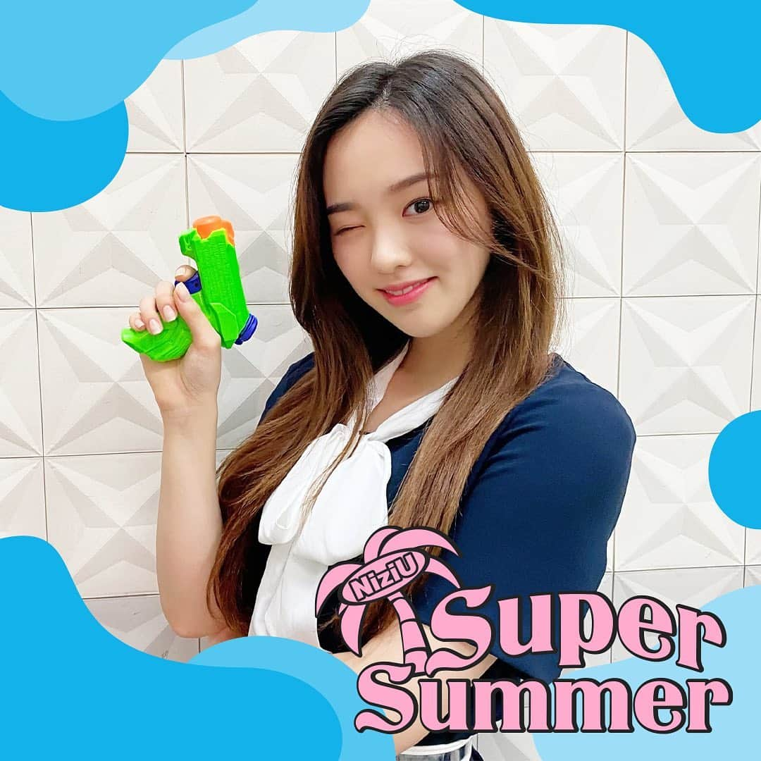 Niziさんのインスタグラム写真 - (NiziInstagram)「NiziU「Super Summer」out now ⁡ 🐬RIO🐬 ⁡ WithU💕 今週もお疲れ様でした‼️ 蒸し暑い日々が続いてますが、体調を崩さないようにしっかり水分補給してくださいね✨ 健康第一👍🏻 ⁡ #NiziU #Super_Summer #RIO」7月17日 20時05分 - niziu_info_official