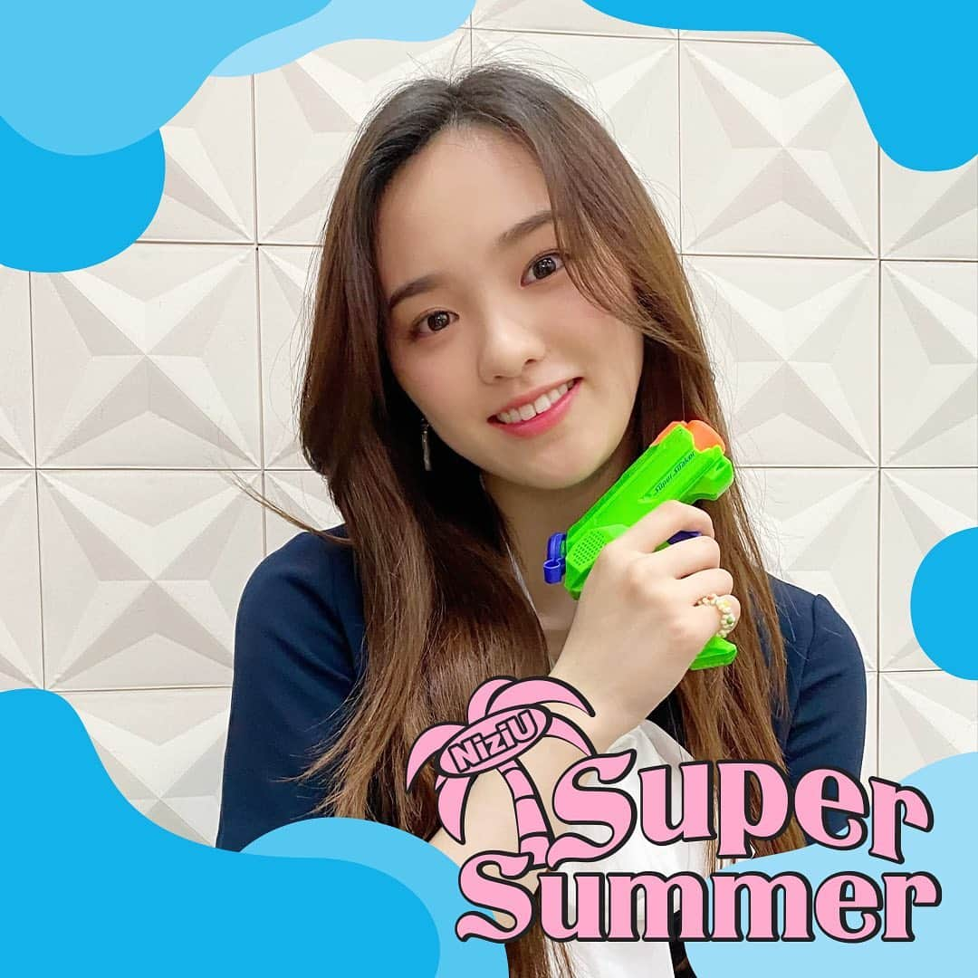 Niziさんのインスタグラム写真 - (NiziInstagram)「NiziU「Super Summer」out now ⁡ 🐬RIO🐬 ⁡ WithU💕 今週もお疲れ様でした‼️ 蒸し暑い日々が続いてますが、体調を崩さないようにしっかり水分補給してくださいね✨ 健康第一👍🏻 ⁡ #NiziU #Super_Summer #RIO」7月17日 20時05分 - niziu_info_official