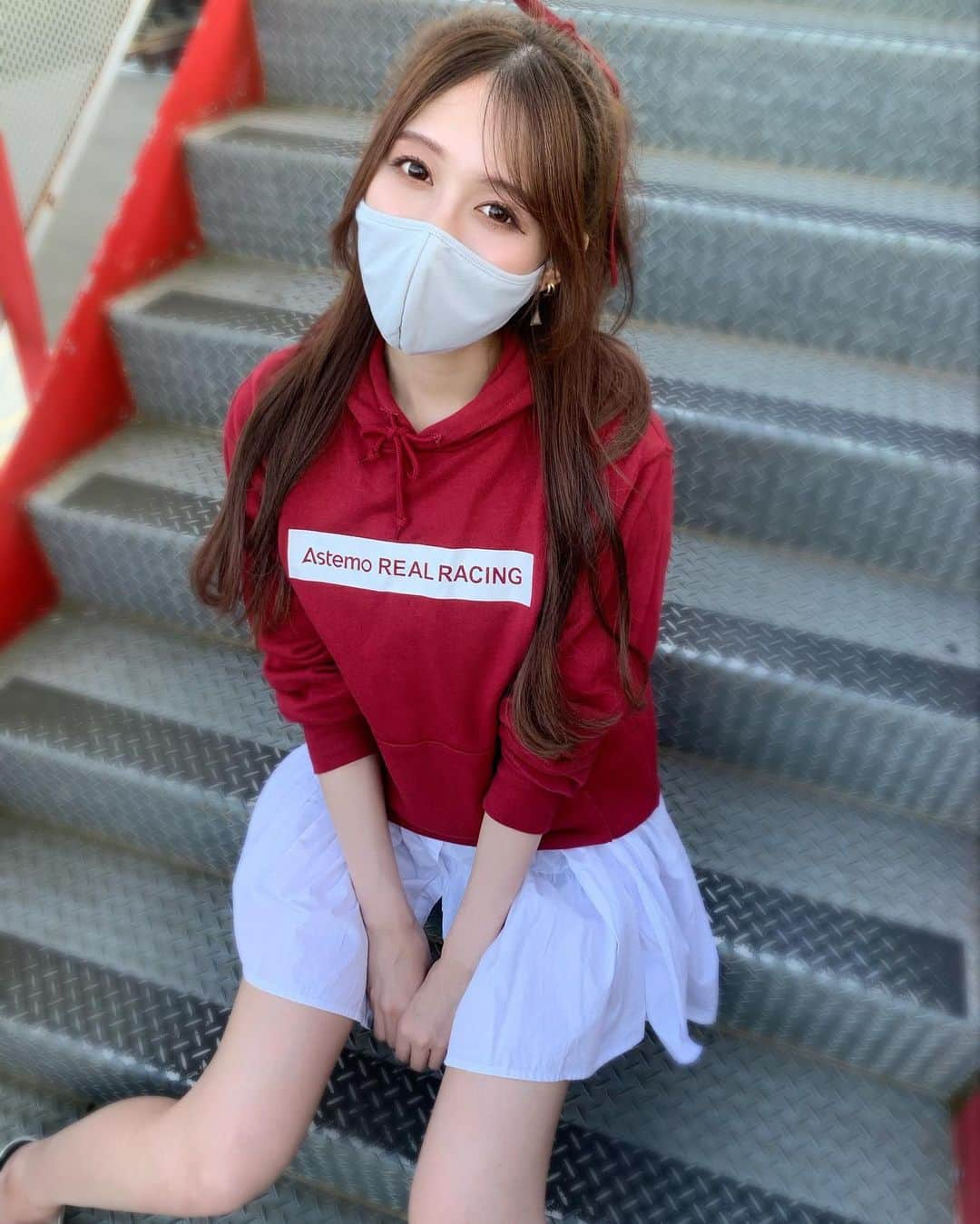 横田りかのインスタグラム：「photo¨̮ ¨̮ ¨̮¨̮ ¨̮ ¨̮¨̮ ¨̮ ¨̮ 一緒に座ろ？ ⁡ #SUPERGT2021 #日立Astemo #Astemo #REALRACING #AstemoRED #日立Astemoレースクイーン #red # #rq #beauty #cute #enjoy  #racequeen #followme #favorite  #love #like #japan #happy #thankyou #cosumetics #SUPERGT #make #makeup #face」