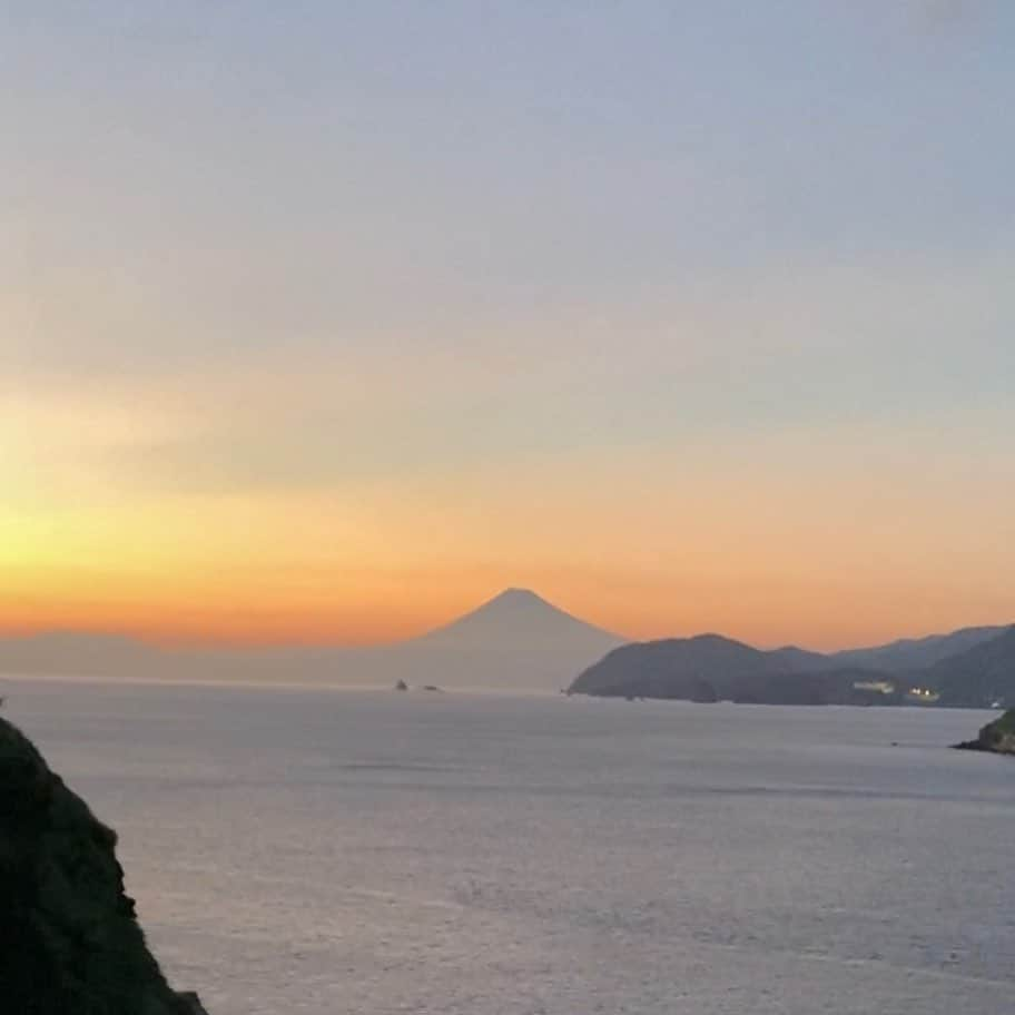 高橋メアリージュンさんのインスタグラム写真 - (高橋メアリージュンInstagram)「🗻🌅  #mtfuji🗻」7月17日 21時00分 - maryjuntakahashi