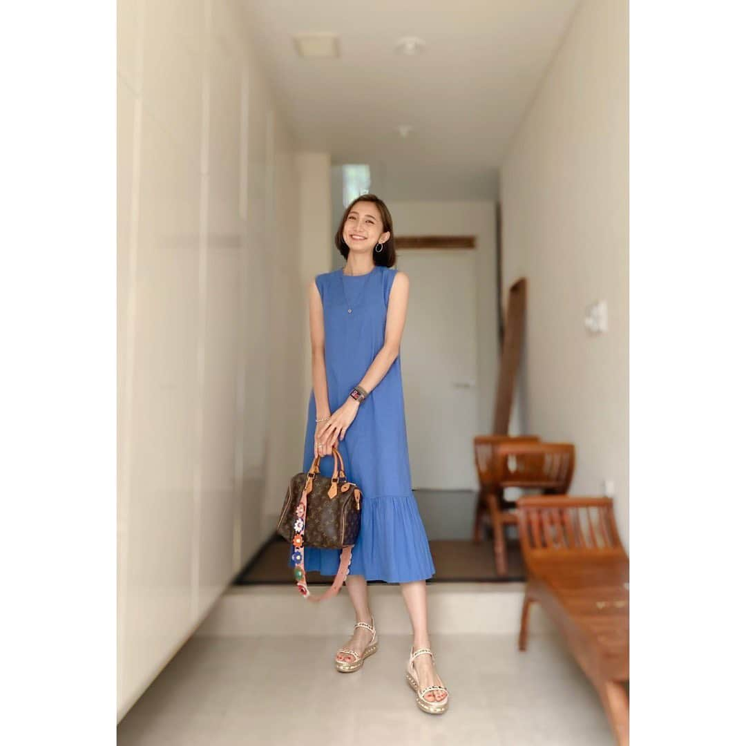 近藤夏子さんのインスタグラム写真 - (近藤夏子Instagram)「.   １０日以上前の私服です💙笑 　 　 今日は 5:30に起きて朝ご飯 食べて (食べながら#木梨の会 サッポロ一番食べたくなった) スパイスからカレーを作って ベッドリネンを全部洗って お昼にカレー食べて お昼寝して 音楽の日を見るという 久しぶりのお休みを大満喫しました☺️❣️ 　 　 #起きたというよりも部活へ行く弟の足音が大きすぎて起こされた #私服　#かこの私服だよ  #TBSアナウンサー #近藤夏子」7月17日 21時11分 - kondokako0804