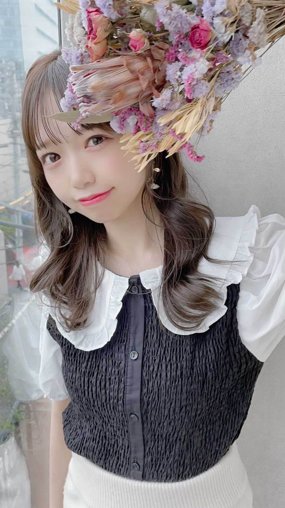 畑美紗起のインスタグラム：「君の虜になってしまえば…💐💕💕  ひさしぶりのリールにしたよ☺︎ わたるマジック🪄✨ @cachetaro   #ヘアアレンジ #ヘア #ファッション #ファッションコーデ #春コーデ #ラストアイドル #ラストアイドル2期生 #ヘアカラー #ラスアイ #畑美紗起 #fashion #fashiongram #fashionista #ootd #ootdfashion  #instafashion #dailylook #hairstyle #hair #haircolor」