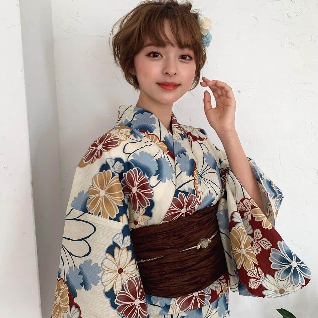 かおりのインスタグラム：「・ ・  撮影で浴衣着た！  夏祭りとか花火とか行きたくなった🥺」