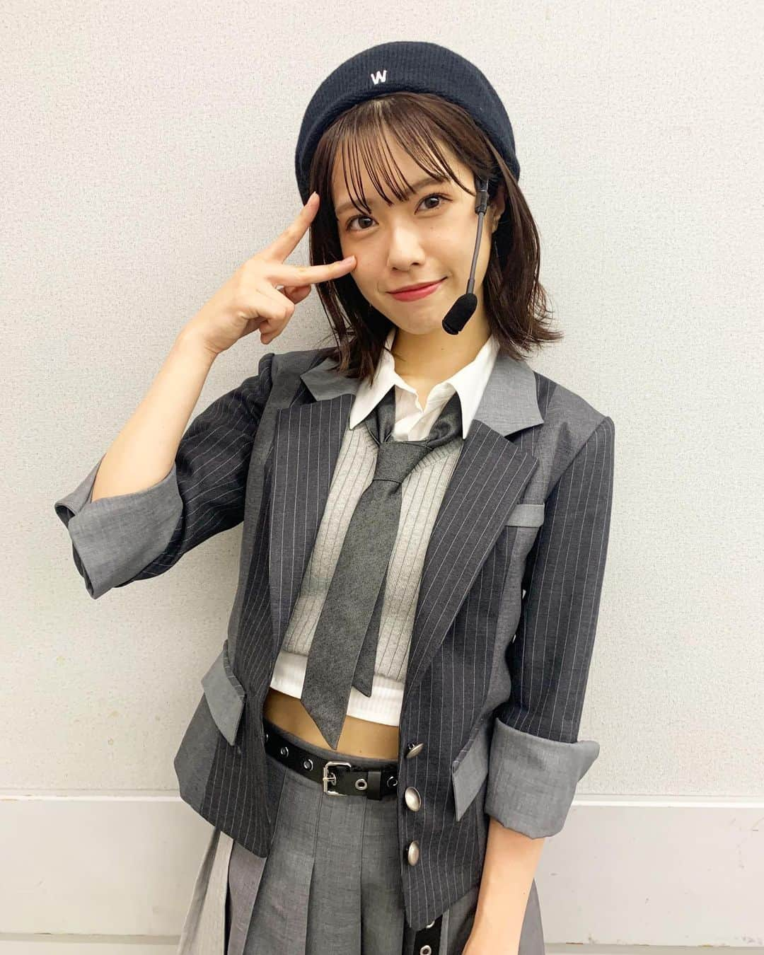 小田えりなさんのインスタグラム写真 - (小田えりなInstagram)「#音楽の日  柏木由紀さんのアンダーで出演させていただきました。ゆきりんさんが万全な状態でこの曲を踊れる日が早くきますように…！私の衣装はハンチング帽に「W」って書いてあって「草生えてる」って1人でニヤけてしまいました😋こんな素敵な衣装で歌って踊れて楽しかった！！！ #根も葉もRumor AKB新曲注目してくださいね！ #AKB48」7月17日 21時51分 - odenchannn