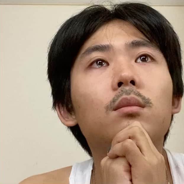オカモトレイジのインスタグラム：「The first performance is important, but the first viewing is just as much is important.🤣 初披露も大事ですが、初鑑賞も同じくらい大事です。自分の初鑑賞を記録するのも結構面白いのでオススメです。🤣  #selffancam #自己ファンカム」