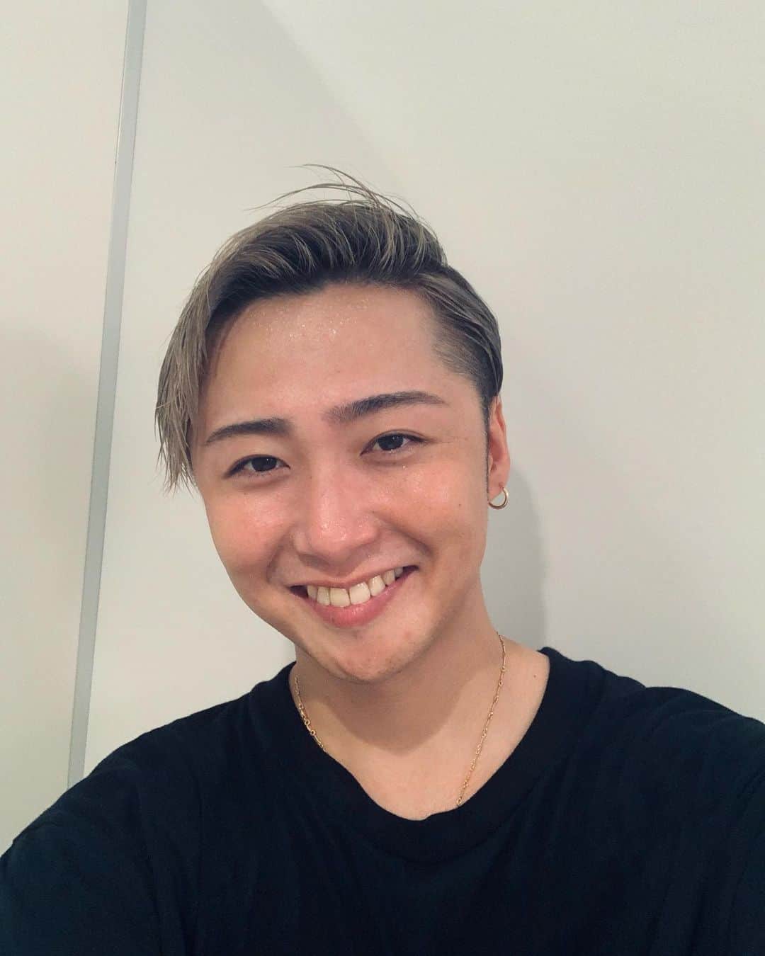 大野雄大のインスタグラム：「本日、仙台公演1部、2部、  応援して下さった全ての皆様、ありがとうございました！！！！^ ^  やっぱりLIVEって最高に楽しいし、幸せな時間でした。。 毎回反省点もたくさんありますし、もっともっと伸ばしていきたいところも、 もちろんあります！！  それは次回横浜公演への宿題にして、また横浜公演は横浜公演しかない特別な時間にできるよう努めていきたいと思います！！！^ ^  改めて、本日お越しくださった皆様、 オンラインで応援してくださった皆様、 スタッフの皆様、 来たい！と思って下さった皆様、  ありがとうございました✨」