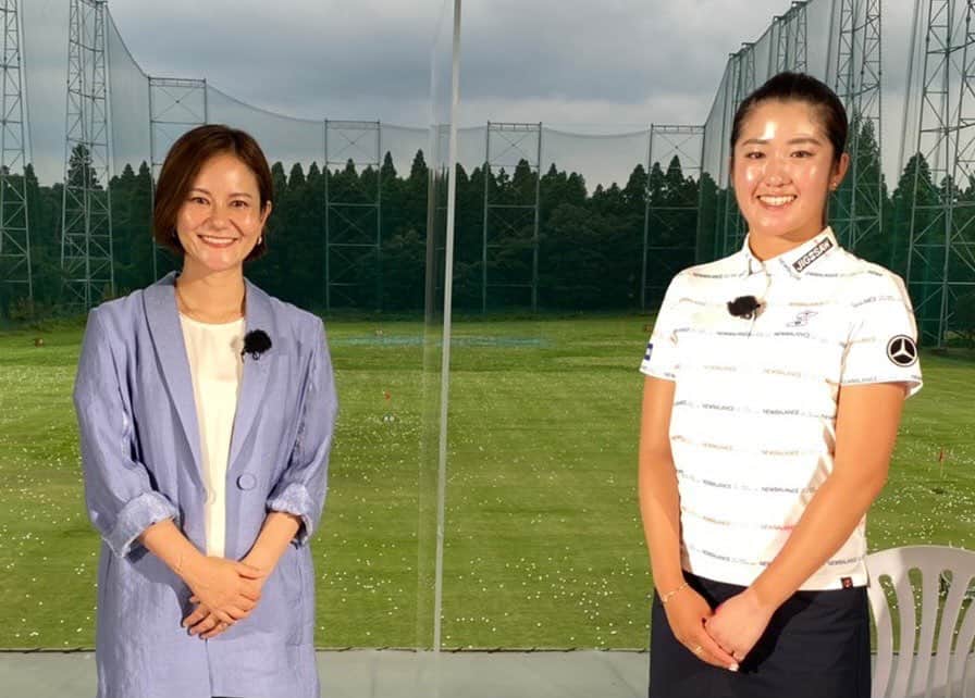 宮里藍のインスタグラム：「今夜の @fujitv_spark に出演します！今回は 稲見萌寧選手にお話しを伺ってきました。プロゴルファーの選手にインタビューさせて貰うのは初めてだったので、逆に緊張しました。。一回り以上離れている稲見選手、練習の合間にも関わらず今の素直な気持ちを沢山話してくださいました。オリンピックに向けての稲見選手の想いを見て頂ければ幸いです…！今夜23:15より、フジテレビさんです！ @mone173.golf #稲見萌寧選手   そして皆さま、本当に沢山の温かいメッセージをありがとうございました。皆さんの想いにとても感謝し、益々頑張れる気持ちです…！！今夜のスパークも、しっかりと頑張りたいと思います！☺️✨  I interviewed @mone173.golf !!:) It will air tonight at 11:15pm on Fuji tv! And thank you everyone for the warm messages. It means a lot to me! I feel so thankful☺️ #Moneinami」