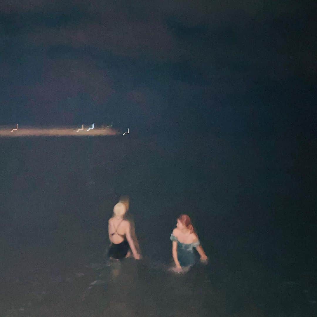 チェユラさんのインスタグラム写真 - (チェユラInstagram)「밤바다 그냥 지나치기엔 아쉽잖아요 별도 예쁜데」7月18日 20時13分 - youra_ch0i