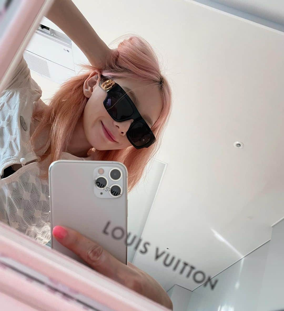 テヨン さんのインスタグラム写真 - (テヨン Instagram)「#광고 🕶 @louisvuitton」7月18日 20時26分 - taeyeon_ss