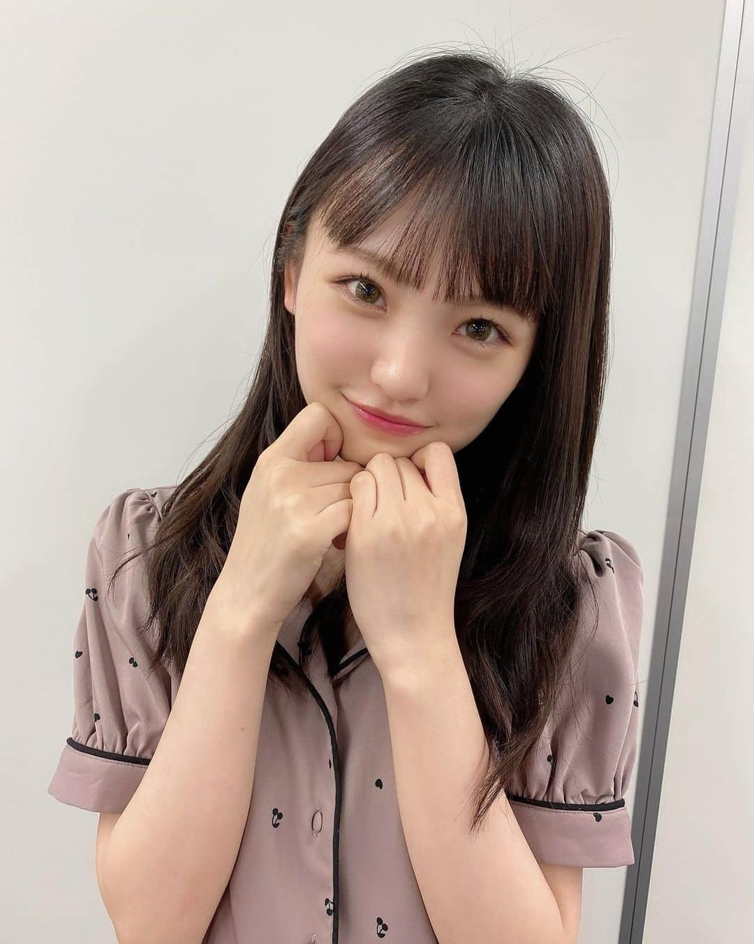 新澤菜央さんのインスタグラム写真 - (新澤菜央Instagram)「可愛いいっぱいください🤍  #nmb48  #オンラインお話し会  #さくらんぼコーデ」7月18日 20時27分 - _shinshin_48