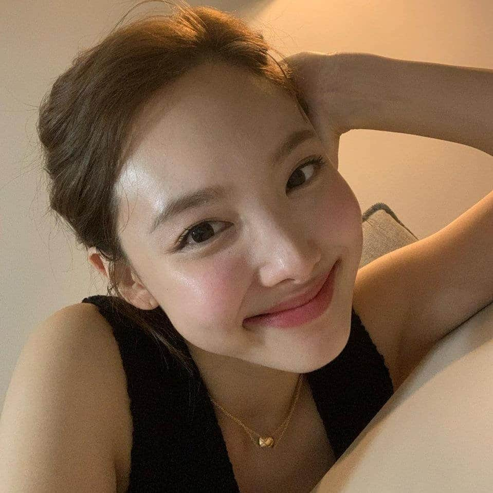 ナヨンさんのインスタグラム写真 - (ナヨンInstagram)「♪ 😍😍 © BUBBLE ↬#Nayeon #TWICE #나연 #트와이스 ♡」7月18日 20時40分 - twnayeon