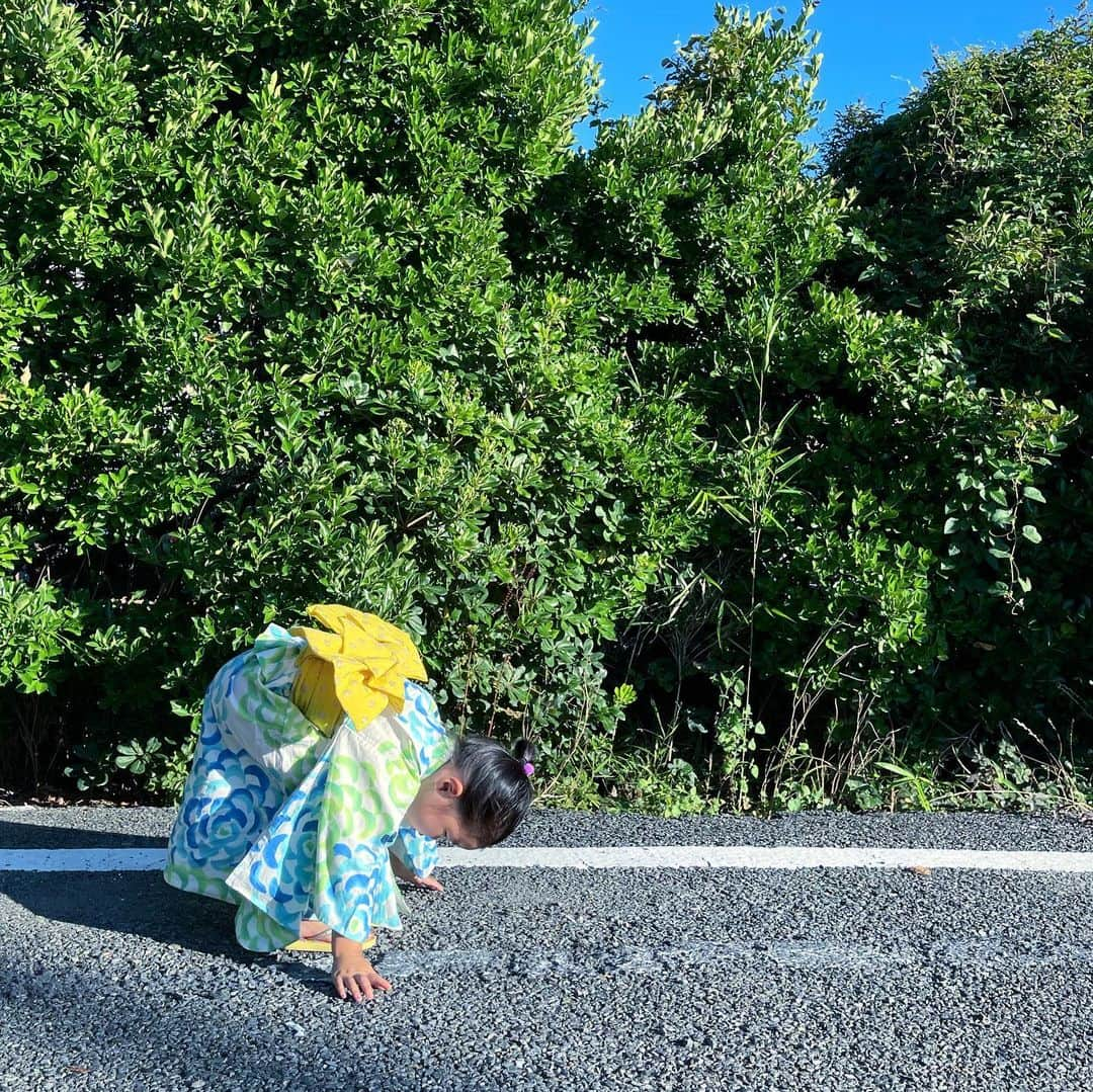 鈴木六夏さんのインスタグラム写真 - (鈴木六夏Instagram)「去年は全く着れなかった。 初めての浴衣プリンセス🤍  #パパ両国国技館とか言わないで #聞いてた周りの人誰も否定してくれないのなんで  #侍の子どもでもないのでよろしく　#🤣」7月18日 20時59分 - rikuka.62