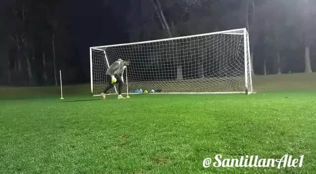 のインスタグラム：「Con lluvia, se entrena!!! with rain, we train !!!」