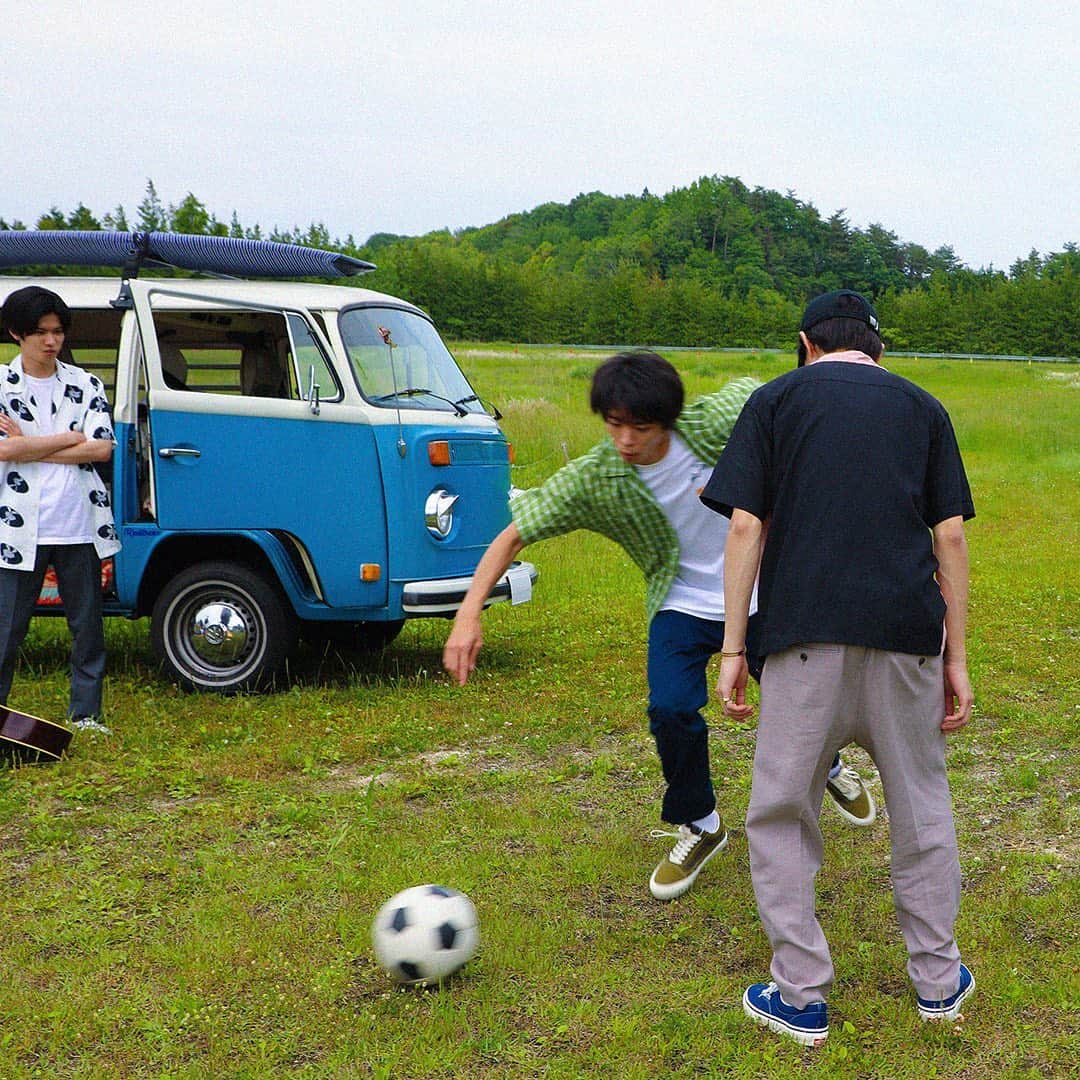King & Princeさんのインスタグラム写真 - (King & PrinceInstagram)「⁡ 実は僕小学二年生から、二年生までサッカーやってました！！ みんな僕のボールには、指一本触れられてませんでした！！ キャプテンKC👩‍✈️ ⁡ あー楽しかったー！ ⁡ また明日から頑張っちゃうよーーー！！！！！！！！！！！！！ ⁡ I actually used to play soccer from when I was in second grade until second grade!! No one could steal my ball, not even close!! Captain KC👩‍✈️ ⁡ Ahh it was so funnn! ⁡ I’m feeling recharged and motivated for tomorrow!!!!!! ⁡ #二年生から二年生 #指一本触れたらハンド #僕らのGreatJourney #BokuranoGreatJourney #KingandPrince」7月18日 13時04分 - kp_official_523
