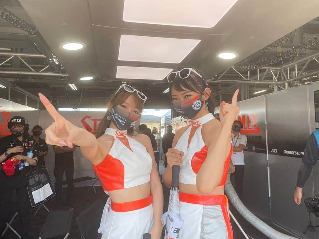 相沢菜々子さんのインスタグラム写真 - (相沢菜々子Instagram)「2021 AUTOBACS SUPER GT Round4　 MOTEGI GT 300km RACE  1号車 STANLEY NSX-GT, TEAM KUNIMITSUは優勝しました！ STANLEY初のPole to win！🏆  チャンピオンチームの気概と チーム力を感じました🦈 酷暑の中応援ありがとうございました！  俺達は強い！  #SUPERGT #Honda  #STANLEY #TEAMKUNIMITSU」7月18日 16時25分 - nanako_aizawa