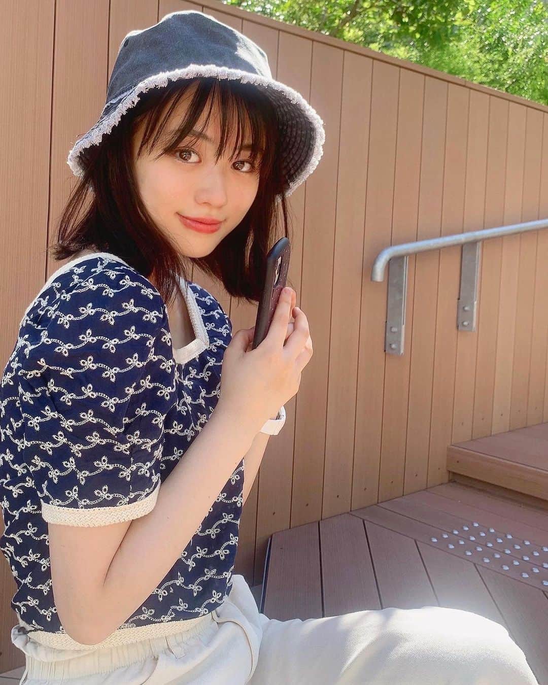 多田成美のインスタグラム：「☺︎ 帽子をプレゼントで貰ったので被ってみました☺︎どうですか？？  今日はとても暑いので、お身体に気をつけてください☀️  #多田成美」