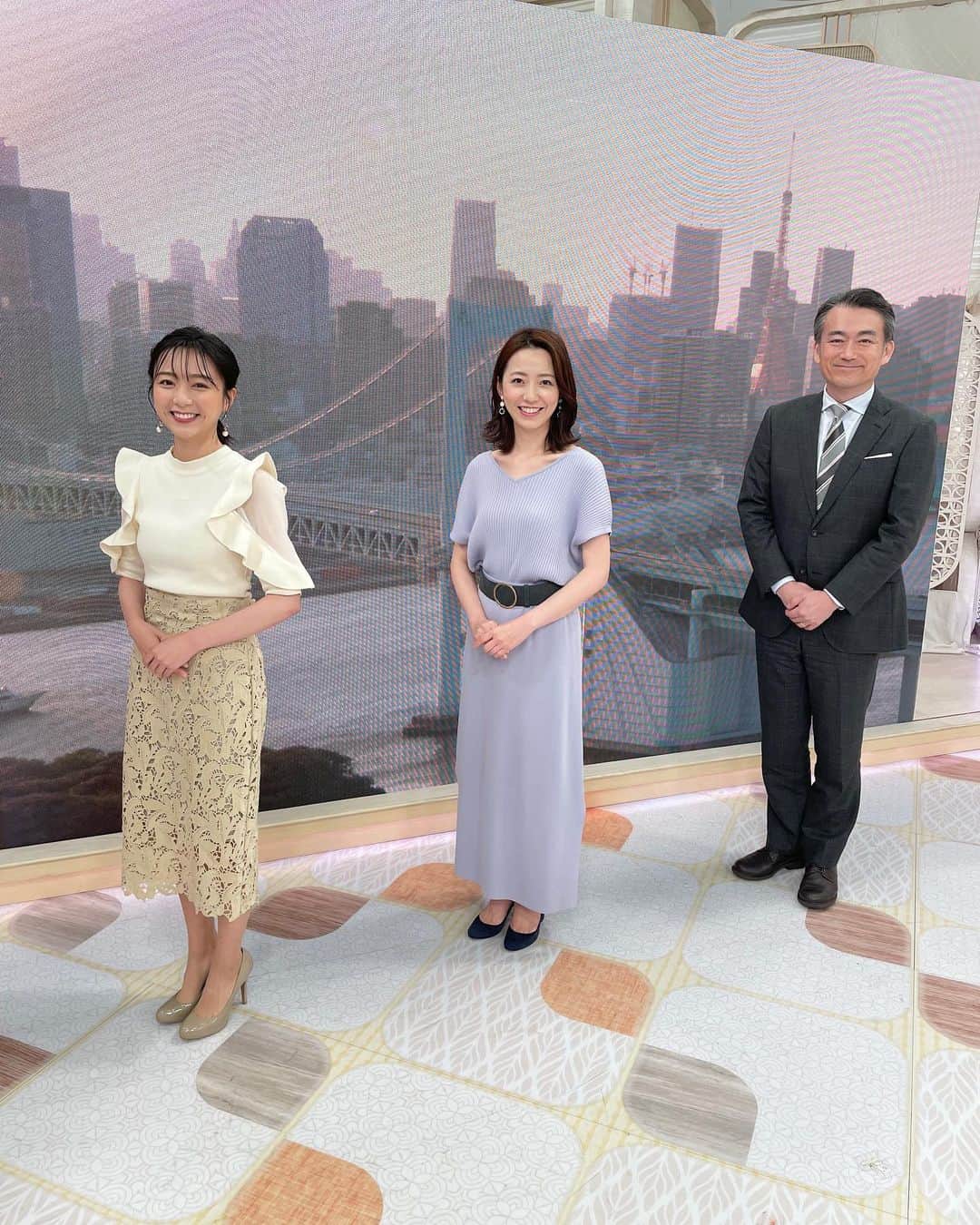 フジテレビ「プライムニュース イブニング」さんのインスタグラム写真 - (フジテレビ「プライムニュース イブニング」Instagram)「全国各地で猛暑日に！ ずっと社内にいたので実感が…苦笑  続く夏本番。みなさん熱中症にご注意くださいね。  きょうもご覧になっていただきありがとうございました。  内田嶺衣奈 #Liesse @liesse_official  佐久間みなみ #SNIDEL @snidel_official #FRAYID @fray_id  #内田嶺衣奈 @reina.uchida #奥寺健 @fujitv_announcer #永尾亜子 @ako_nagao #佐久間みなみ @sakuma_minami #フジテレビ #アナウンサー #ニュース」7月18日 18時17分 - livenews_it