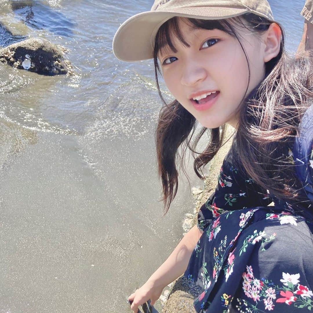 前野えまさんのインスタグラム写真 - (前野えまInstagram)「今日も暑かったです☀️ ・ ・ #江ノ島 #江ノ島海岸 #家族でお出かけ #週末の過ごし方 #海が好き #海のある暮らし #海の写真 #夏の思い出   #enoshima #seaside #sealife #weekend #familytime #happyhour #seaphotography  #followme #tagsforlikes #tflers #tagsforlikesapp #actress #actor #girl #photography #portrait #japanesegirl #portraitphotography #daily_phot_jpn #japan_daytime_view」7月18日 18時31分 - maeno_ema