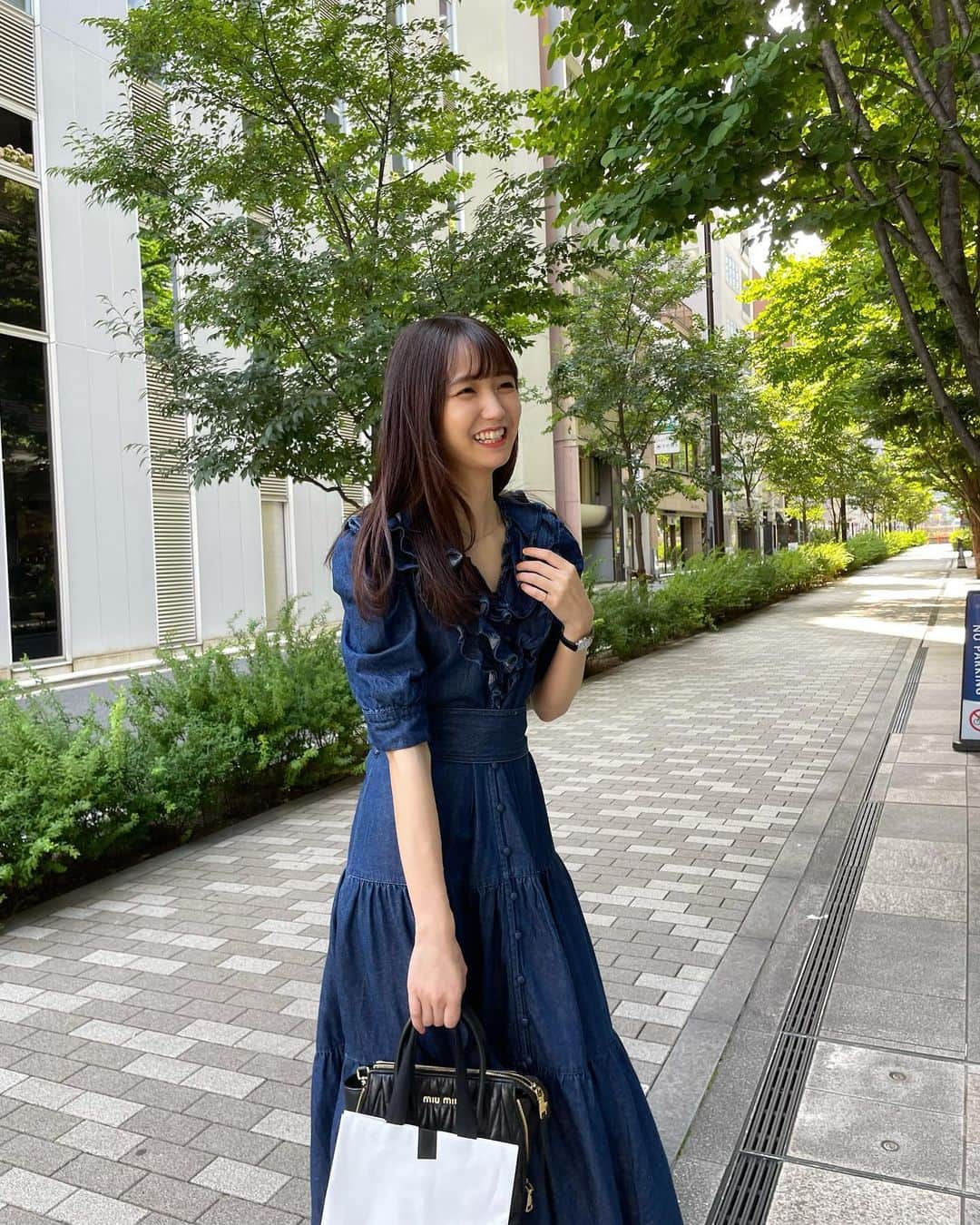 宮崎由加さんのインスタグラム写真 - (宮崎由加Instagram)「💙💙💙 ⁡ 新木優子さんとSNIDELさんのコラボ服😚✨ ⁡ 発売してすぐにゲットしてもう何度も着ていますが 毎回テンションが上がる可愛さ、、！ ⁡ 私もそんなお洋服を作っていける様に日々精進🕊 ⁡ #新木優子 さん #snidel #ワンピース」7月18日 19時24分 - yuka_miyazaki.official