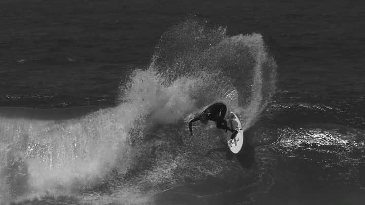 のインスタグラム：「先月のアメリカでの映像📀 Supported by @vansjapan  @vans @vanssurf   @lostsurfboardsjapan  Driver 2.0 (5'10 Subdriver 2.0 (5'8  #surf #サーフィン」