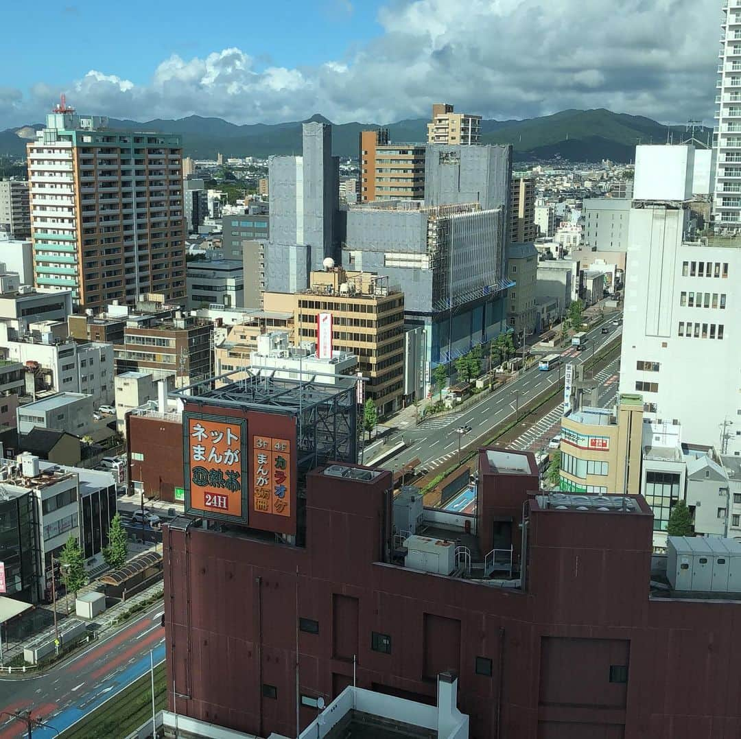 川原浩史さんのインスタグラム写真 - (川原浩史Instagram)「久々の豊橋（愛知県）、明日は豊川ＪＣＯＢ会で講演の依頼いただしました。 コロナの影響で講演会も激減、明日は久々の講演、有り難いことです。」7月18日 23時34分 - mr.nandenkanden