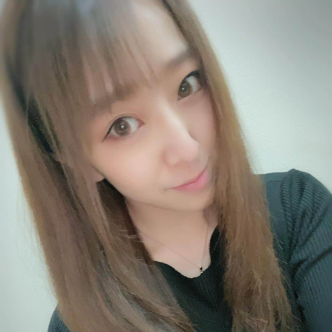 中冨杏子さんのインスタグラム写真 - (中冨杏子Instagram)「.*･ﾟ　.ﾟ･*.🌟.*･ﾟ　.ﾟ･*.  お久しぶりです。 生きてます(*^^*)  皆夏バテしてないですか？  21日から25日までお芝居あります。  配信もあります。  ご検討だけでも🙇‍♀️  A.R.P アトリエ公演 『ツインルームストーリー』   どこにでもある普通のホテル、しかしそれぞれの部屋では特別なやり取りが… それぞれの人生を背負った、色々な人々の、さまざまな、哀しくもおかしな2人のストーリー  【脚本・演出】A.ロックマン  《出演》 タカギマコト 中冨杏子 藤戸佑飛 須田拓也 大谷美紅 水谷柚美 田中良 ちむらゆーり  《日程》 2021年7月21日(水)〜7月25日(日) 21日(水) 19時 22日(木) 14時 / 18時 23日(金) 14時 / 18時 24日(土) 14時 / 18時 25日(日) 14時 / 18時  《料金》 前売り・当日 3000円  (全席自由)  《場所》 A.R.P studio 中野区中央2-58-21 (中野坂上駅より徒歩約7分)  是非会いに来てください☺️  ストーリーズに書きます！  #2人芝居 #コメディ #A.R.P  #ヘアチェンジ #前髪カット #TOKIOトリートメント #tokioトリートメント  #縮毛矯正 #ナチュラル」7月18日 23時51分 - anko_nakatomi