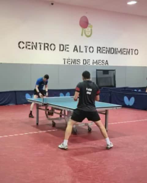 ジョアン・モンテイロのインスタグラム：「Shaping up the forehand for Tokyo @olympics 🏓🇵🇹🇯🇵💪  @comiteolimpicoportugal @butterflyttofficial @academy.t.t.portugal  #RoadToTokyo#EquipaPortugal#LetsgoPortugal」