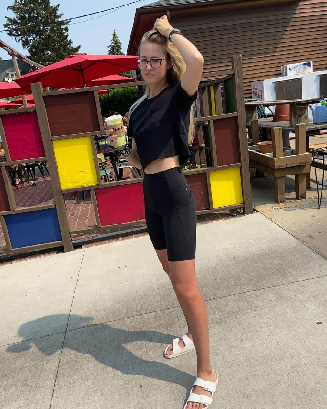 ネリー・コルダさんのインスタグラム写真 - (ネリー・コルダInstagram)「Large latte w/ a side of tanlines 😁」7月19日 4時11分 - nellykorda