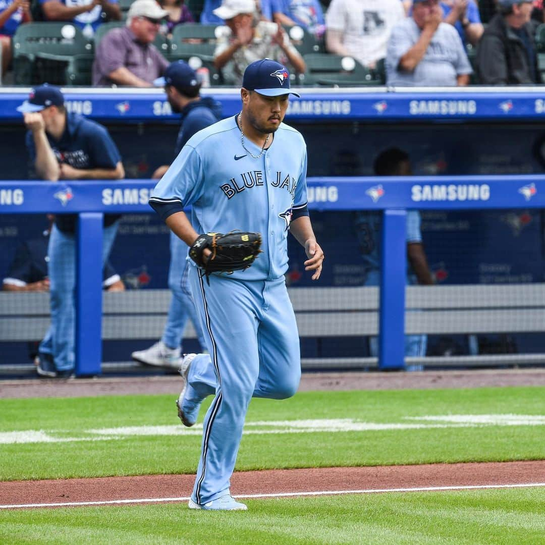 柳賢振のインスタグラム：「Keep going~~#bluejays」