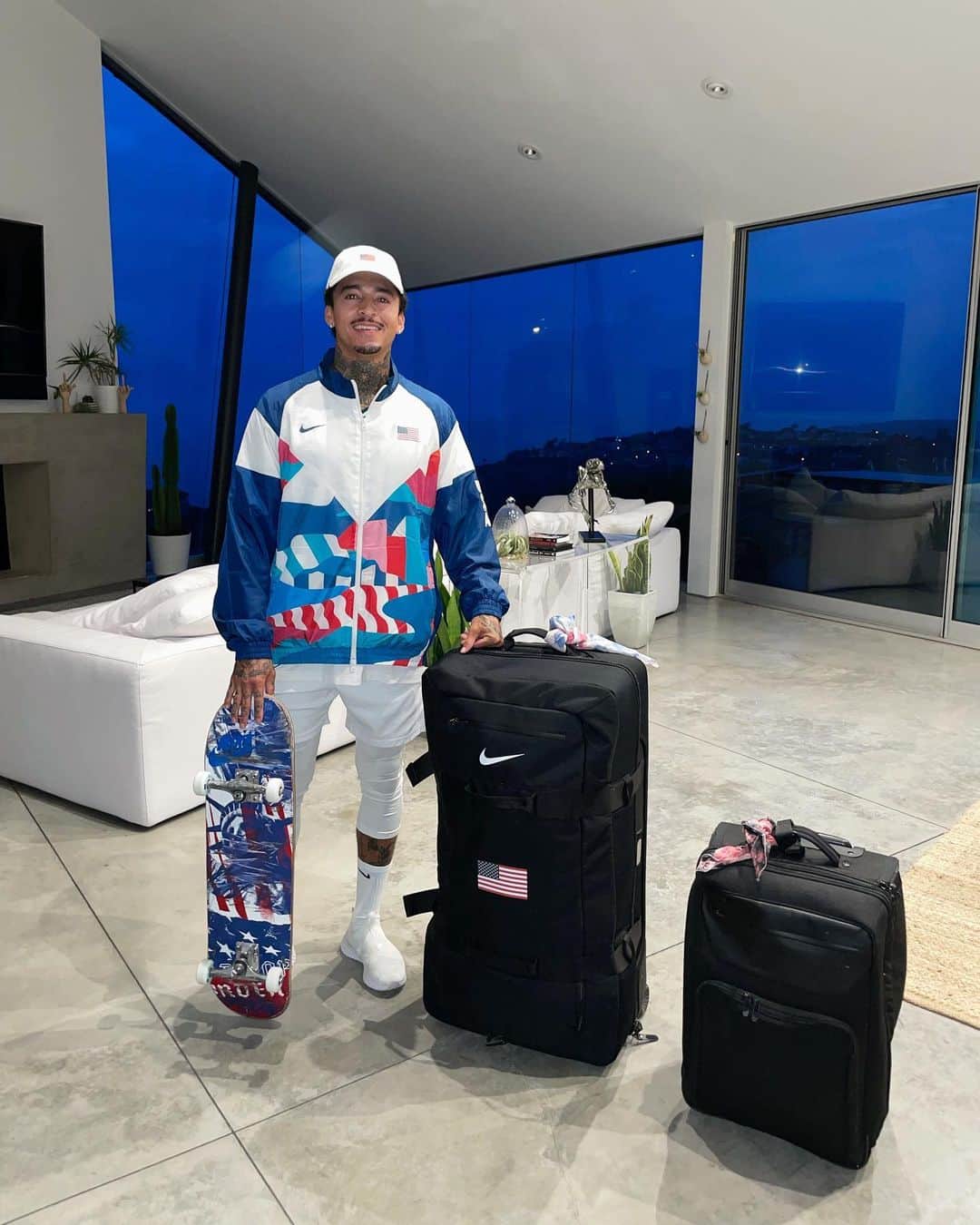 ナイジャ・ヒューストンのインスタグラム：「BOUT THAT TIME!! Olympics we comin🚀」