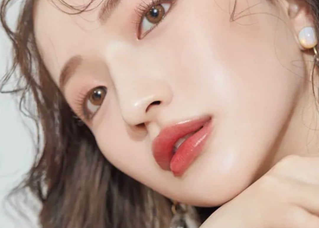 南りほのインスタグラム：「@vivi_mag_official 📚 8月号」