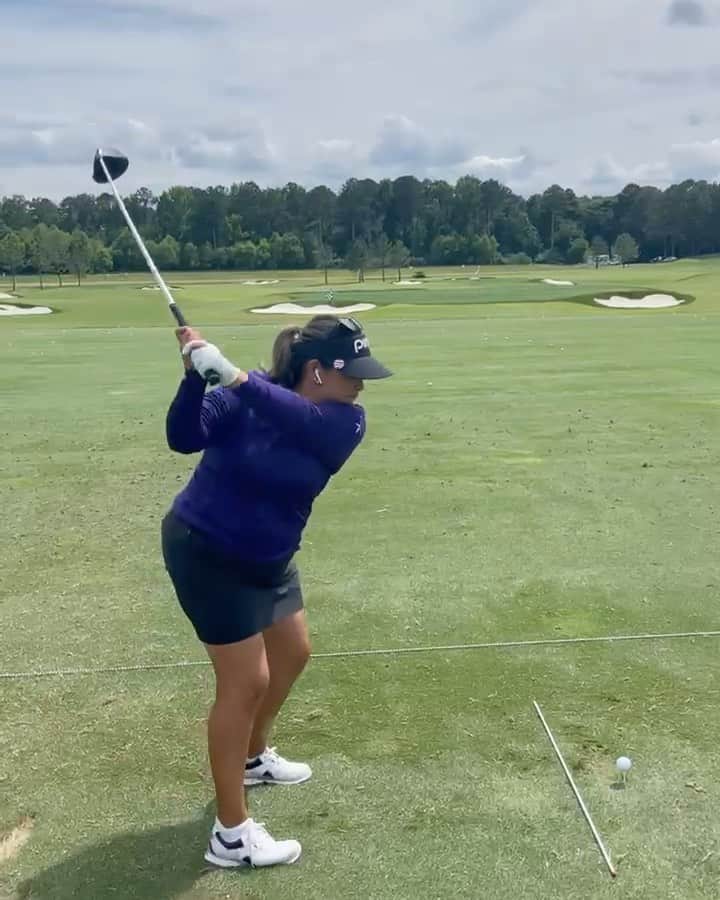 リセット・サラスのインスタグラム：「Whenever @gorms9 is around 😂」
