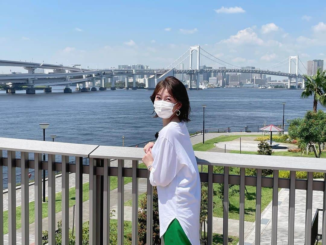 津田麻莉奈さんのインスタグラム写真 - (津田麻莉奈Instagram)「ただいま、ロケ中〜🌞  −−−−−−−−−−−−−−−−−−−−−−−−−−−−−  #ロケ #撮影 #まち歩き #お散歩 #お散歩ロケ #東京 #豊洲 #toyosu  #tokyo #ootd #私服 #まりなる #津田麻莉奈」7月19日 10時50分 - tsudamarinal