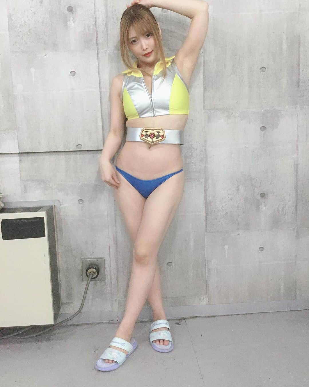 新村あかりのインスタグラム：「GIGAさんで撮影しました！ セイントフォースシリーズ イエローフォース　アカリです💁‍♀️✨  #giga #特撮」