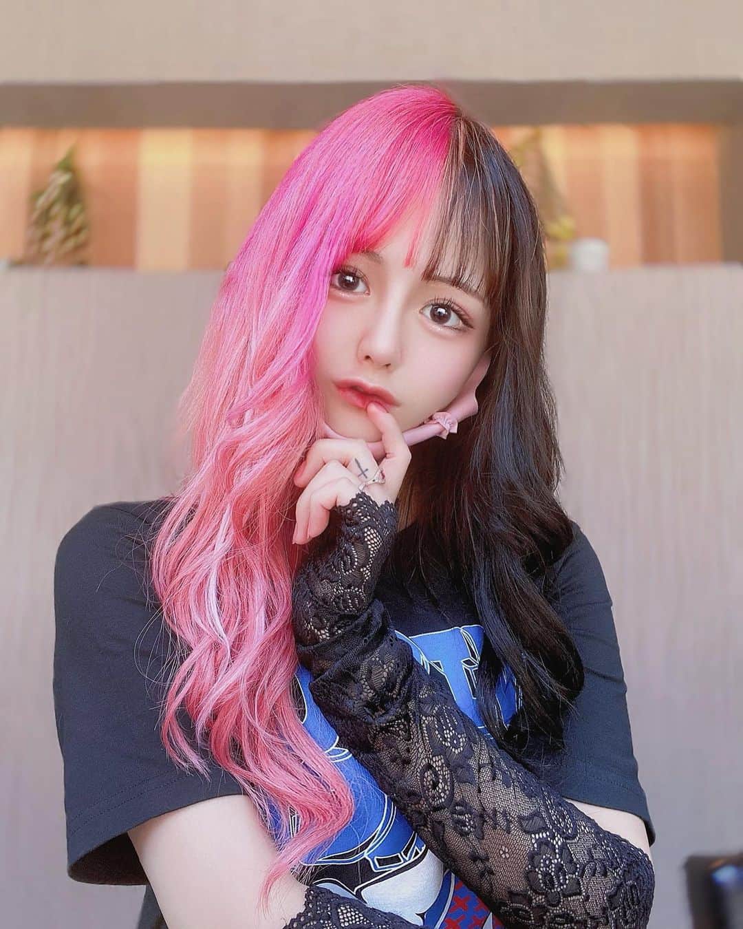 わかにゃん。のインスタグラム：「안녕 얘들앙❤︎  난 세계를 여행하는 일본 애니소녀 " 냥짱 " 입니당 ❤︎❤︎❤︎  유튜브나 SNS 에서 일본을 공유하고 있어영 ❤︎  난 한국어도 가능하거든요 🇰🇷❤︎ 팔로우 해주세영❤︎  🤍  🤍  Hi guys❤︎❤︎❤︎  I'm a  world-traveling Japanese anime girl " NyanChan " ❤︎❤︎  I share wonderful views of Japan on YouTube and SNS🇯🇵  PLZ Follow me ❤︎ Thank U ❤︎  ❤︎  #Anime #애니 #Japanese #japanesegirl #japaneseculture #japan_of_insta #f4f #l4l #일상 #Daily #일본 #일본인 #유학생 #맞팔 #Selfie cosplay #코스프레　#グラビア #性感 #性感美女 #gravure #日本的　#性感内衣　#sexy #日本的偶像 #偶像」