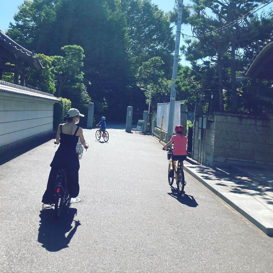 内田恭子さんのインスタグラム写真 - (内田恭子Instagram)「都内は暑い暑い。ボーイズと自転車で出かけて、意識が遠のきそう。かき氷食べてなんとか復活。みなさんも熱中症に気をつけてね。  #真夏 #猛暑いや酷暑 #かき氷の写真撮る余裕なし　#あっという間に溶けてゆく　#水分補給してね　　#自転車 #内田恭子 #kyokouchida」7月19日 14時18分 - kyoko.uchida.official