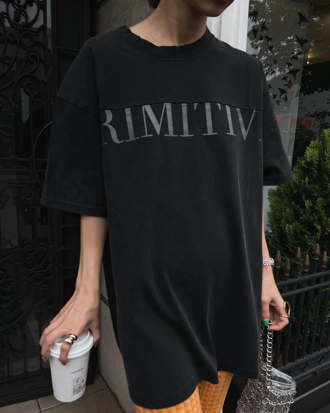 黒石奈央子さんのインスタグラム写真 - (黒石奈央子Instagram)「2021 awのコンセプトのPRIMITIVE TEE vintageな洗い加工で仕上げたtsにラバープリントをのせました！ オーバーサイズでめちゃくちゃ可愛いよ！ . tops 7/23 pt  7/20 .  @ameri_shinjuku @amerivintage @ameri_daikanyama @ameri.shinsaibashi  @ameri_omotesando #ameri#amerivintage #fashion #vintagefashion #coordinate#ootd#outfit#osanposnap #705_outfit #大人ファッション #大人コーディネート #大人スタイル #modestyle #modefashion#modecasual」7月19日 16時41分 - blackstone705