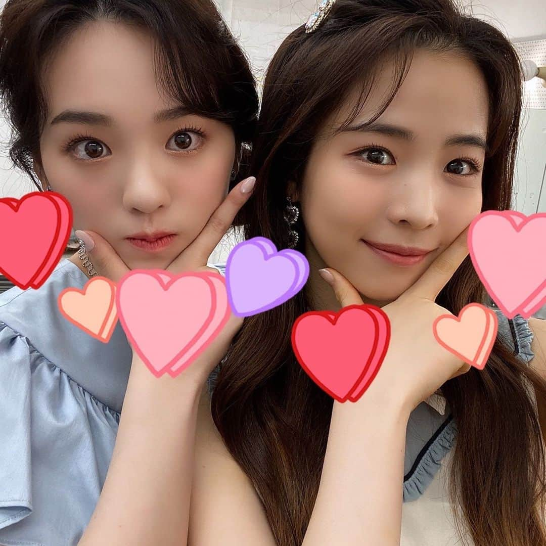 NiziUさんのインスタグラム写真 - (NiziUInstagram)「WithU~💜🦋🦢🌈 暑いけど一緒に頑張ろう！！ fight！fight！  요즘 많이 덥지만 같이 힘내자!!!  #niziu #maya」7月19日 16時47分 - niziu_artist_official