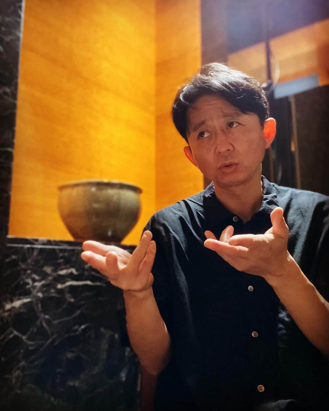 有吉弘行さんのインスタグラム写真 - (有吉弘行Instagram)「インタビュー中。 いつやるのか？について。」7月19日 17時36分 - ariyoshihiroiki