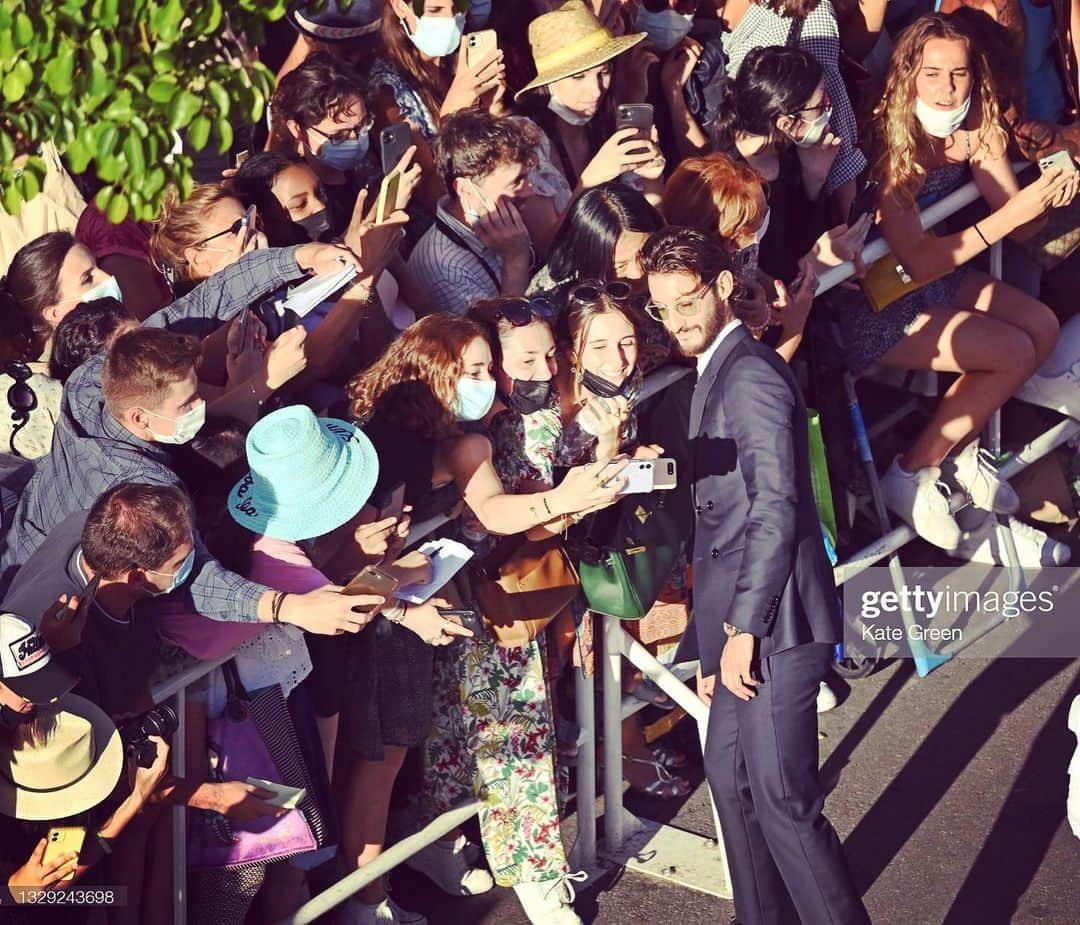 ピエール・ニネさんのインスタグラム写真 - (ピエール・ニネInstagram)「C’était génial ! Merci au public et au @festivaldecannes pour cette soirée magnifique !!! OSS 117 revient dans 2 semaines au cinéma 💥 🔫」7月19日 18時03分 - pierreniney