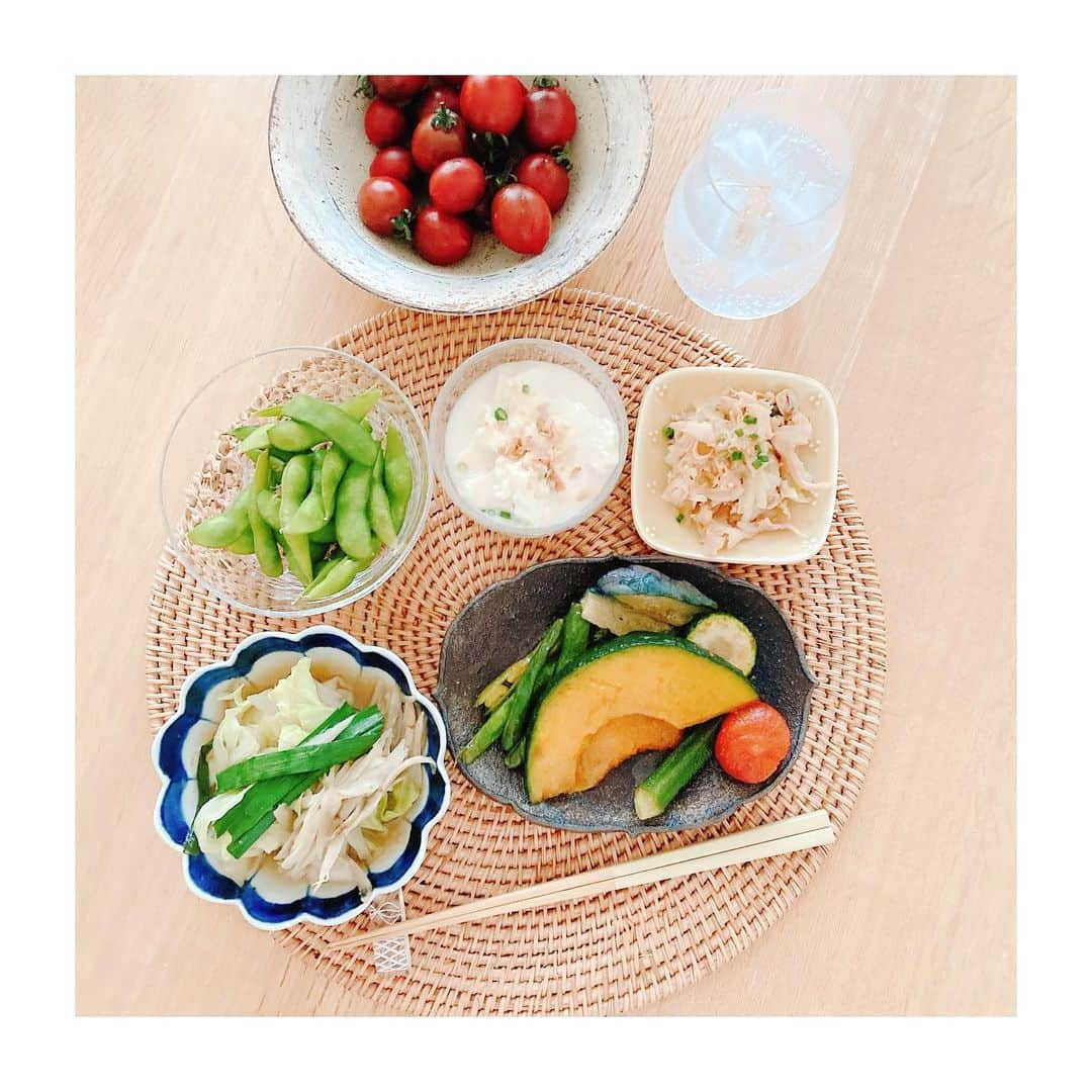 トリンドル玲奈さんのインスタグラム写真 - (トリンドル玲奈Instagram)「一人飲みにハマる2021、夏🍉  レモンサワーはおいしいなぁ🍋  #もつ鍋の残り物 #酢もつ #などなど😉」7月19日 18時28分 - toritori0123