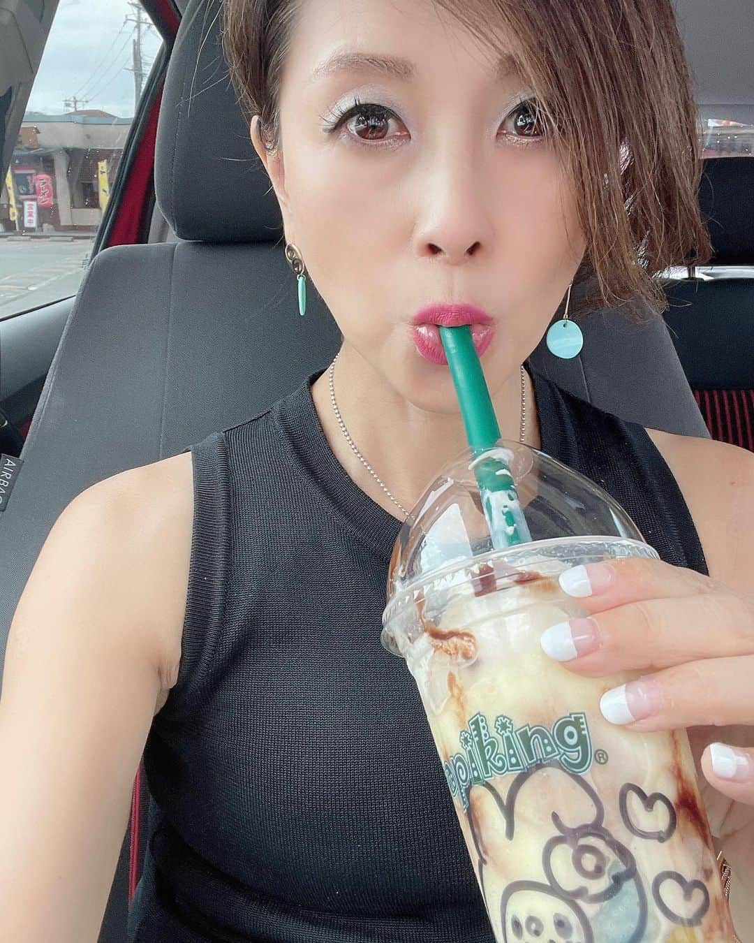 Naoko（なおこ）さんのインスタグラム写真 - (Naoko（なおこ）Instagram)「🌞 🌞 🌞 暑さの中の 癒しタイム  タピキング @tapiking_official  月1の自分の ご褒美🤍  今日チョコバナナ🍫🍌  #熊本 #タピオカ #タピキング #熊本スイーツ」7月19日 19時04分 - smile_naohibi