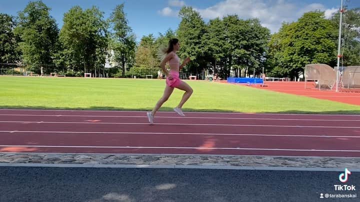 Maria Tarabanskayaのインスタグラム：「Возвращаемся на дорожку 🏃🏽‍♀️」