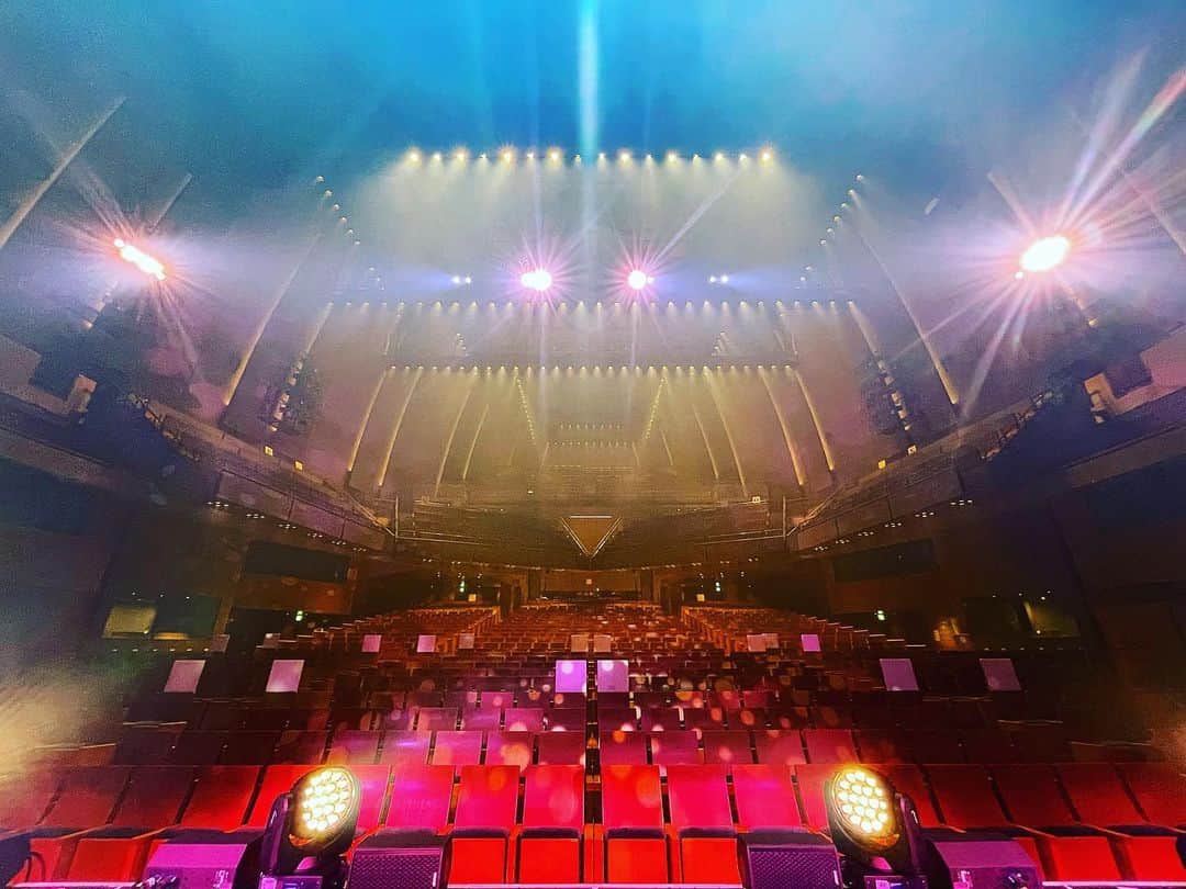 坂東慧のインスタグラム：「Little Glee Monster Live Tour 2020→2021 BRIGHT NEW WORLD 8日目 なら100年会館でした！最高に楽しかった！かなり良い演奏が出来たんじゃないでしょうか！ありがとうございました！ #littlegleemonster #リトグリ  #リトグリ_余韻 #リトグリ_bnw #ジャズとは #アンバーとは #レゲエとは」