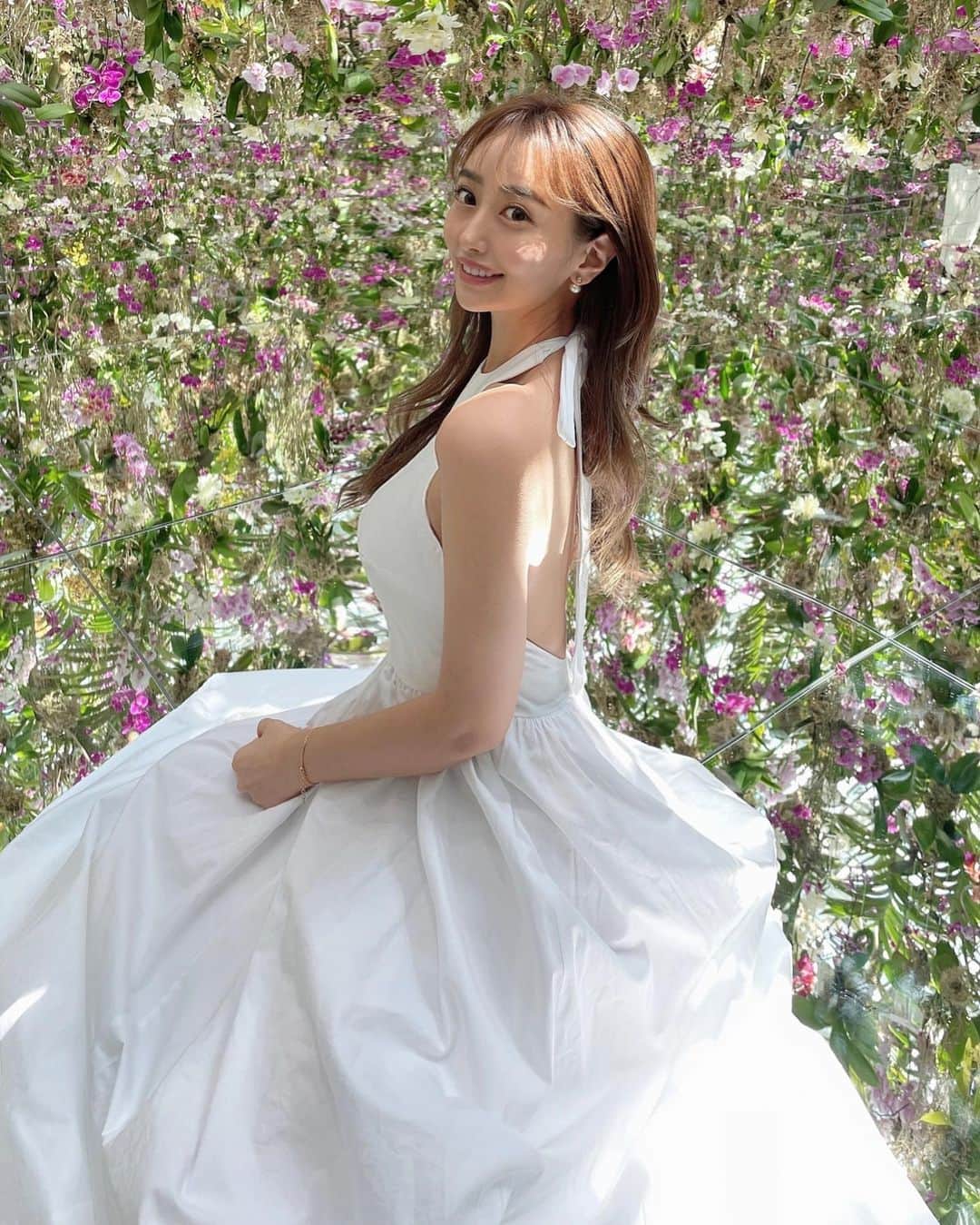 のインスタグラム：「Garden area🌼 新しくできたエリアはどこを見渡しても一面お花で埋め尽くされた美しい空間。✨  @teamlab.planets   #teamlabplanets #teamlab」