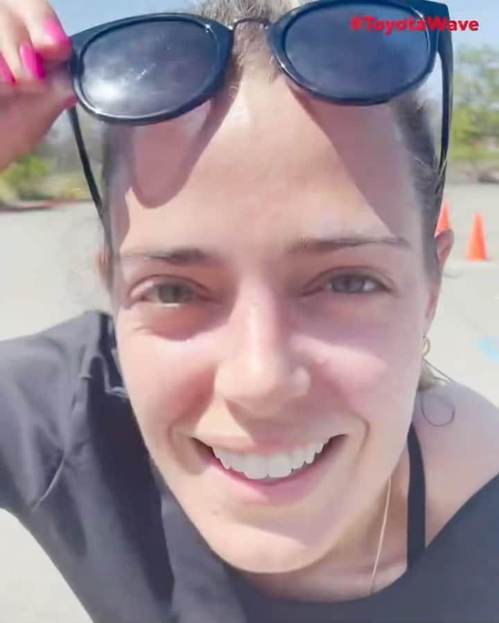 メリッサ・ビショップのインスタグラム：「The #ToyotaWave is taking over Canada from coast to coast to celebrate #Tokyo 2020 Games. Show our Team Canada athletes some love by making your own videos on social! It’s easy to show your support, grab your best red & white gear and record yourself doing the Wave!   Be sure to tag @ToyotaCanada so we can see your posts and feel the love! 🇨🇦」