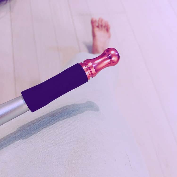 稲森美優のインスタグラム：「#お家シーシャ #おうちる #shisha #おうちシーシャ #おうちshisha  #デクラウド ピーチ #アルファーヘル プラム #フマリ ロックピーチ 作業捗る。 おいしーしーしゃ作れる台買わないとなあ、😢はう。金欠。」