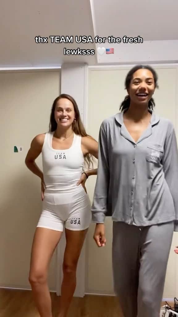 ケルシー・ロビンソンのインスタグラム：「Olympic gear ✨🇺🇸🤍  #volleyball #olympics #tokyo2020 #teamusa」